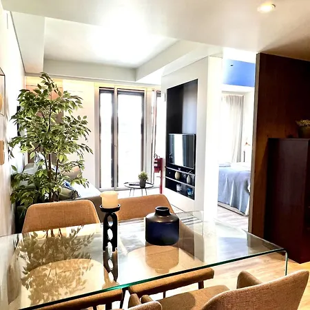 Elegant Santos, * Lisbon